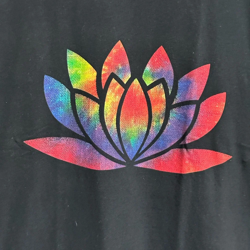 Port and Company unisex extra large black T-shirt with very pretty flower pedals - Picture 4 of 8